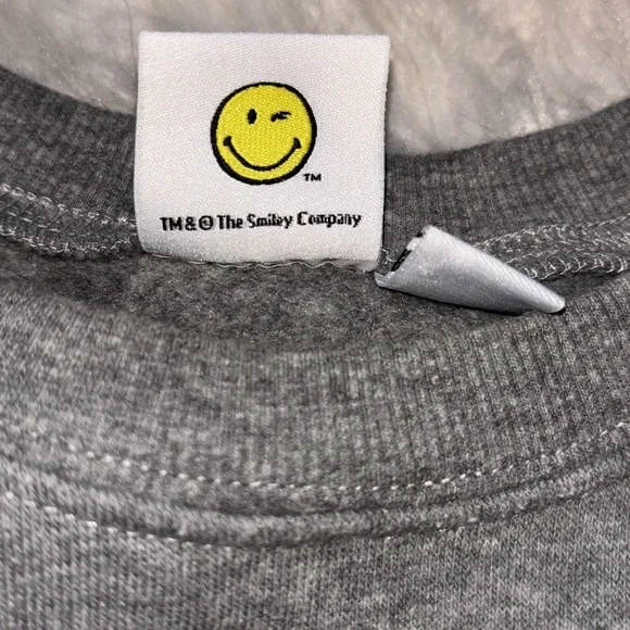 🙂SmileyWorld “Love Above All” Boxy Crew Neck Long Sleeve Sweatshirt ,Size M - Picture 6 of 15